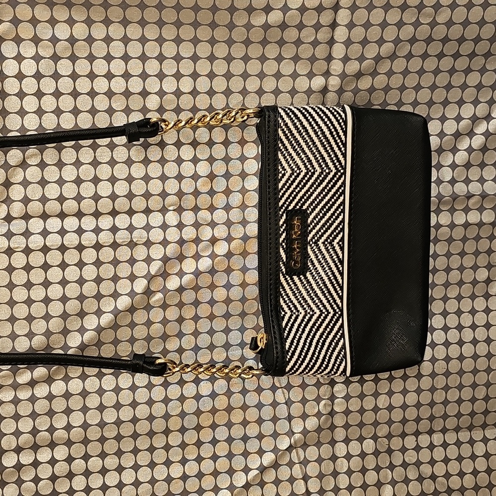 Calvin Klein Crossbody Black & Cream/White Textured Excellent Condition